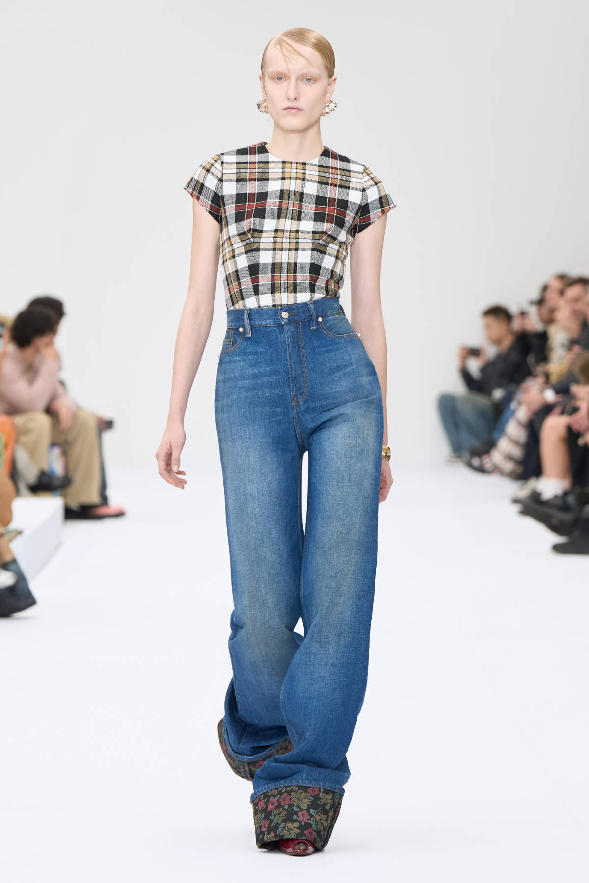 Acne Studios Presents Its New Spring/Summer 2025 Womenswear Collection