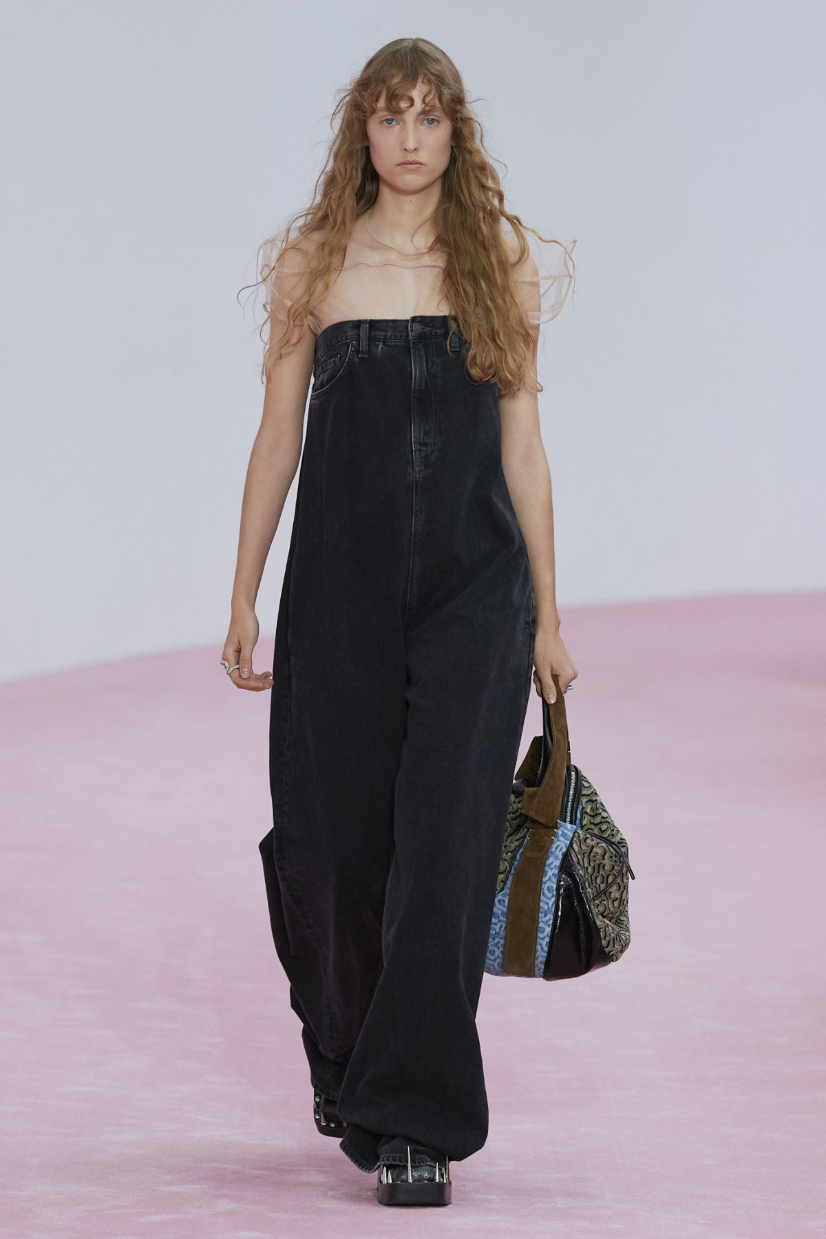 Acne Studios Presents Its New Women’s Spring/Summer 2023 Collection