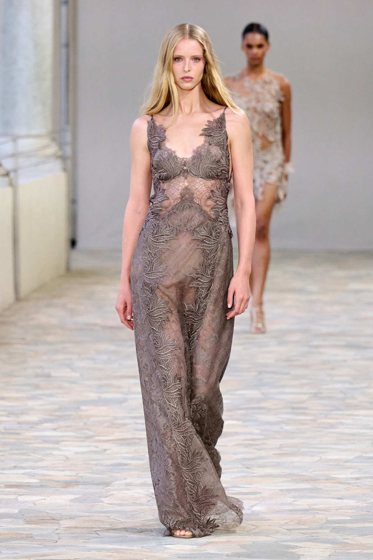 Alberta Ferretti Presents Its New Spring Summer 2025 Collection - Lightness Of Being