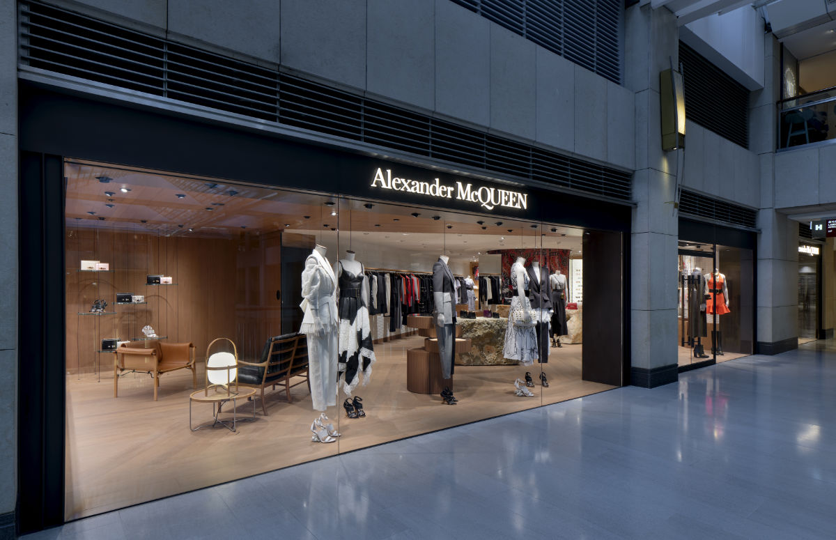 Alexander McQueen: Alexander McQueen stores - Luxferity