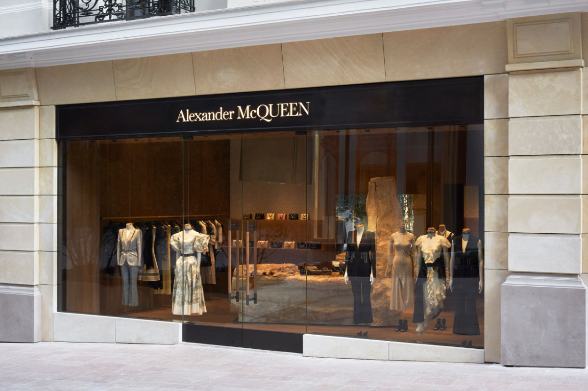 Alexander McQueen: Alexander McQueen stores - Luxferity