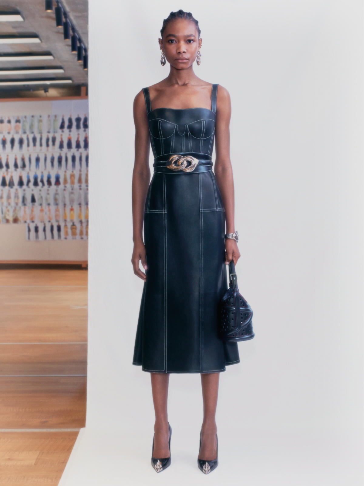 Alexander McQueen: Spring / Summer 2021 Womenswear Collection