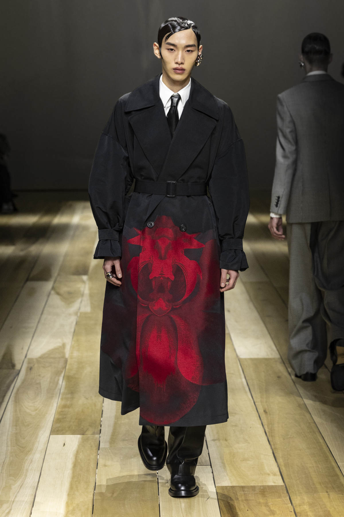 Alexander McQueen Presents Its New Fall Winter 2023 Collection: Anatomy