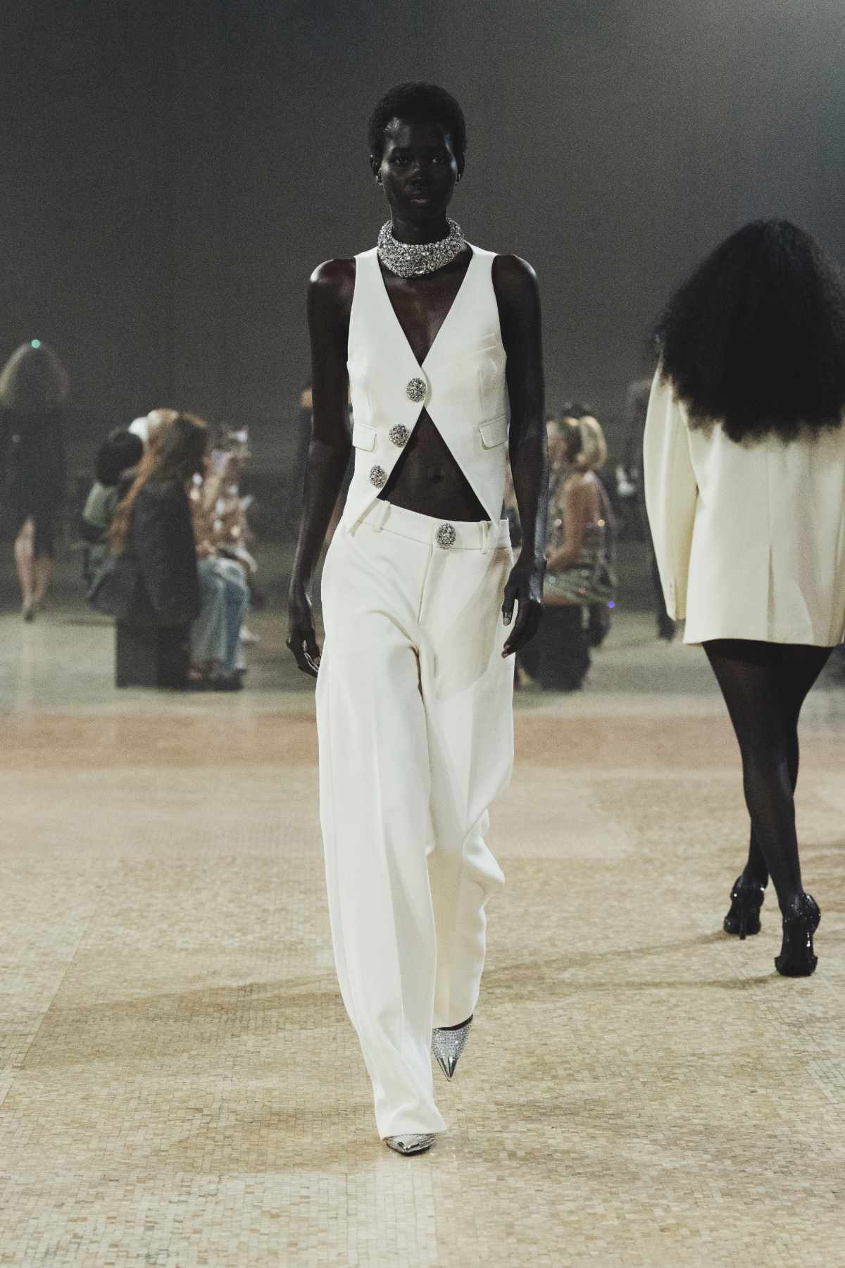 Chloé: Chloé Presents Its New Autumn-Winter 2023 Collection - Luxferity