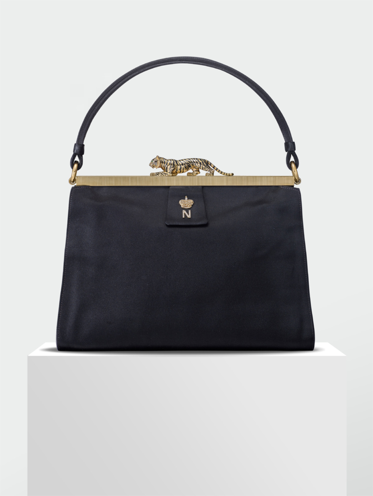 Cartier Presents Its New Panthère Handbag