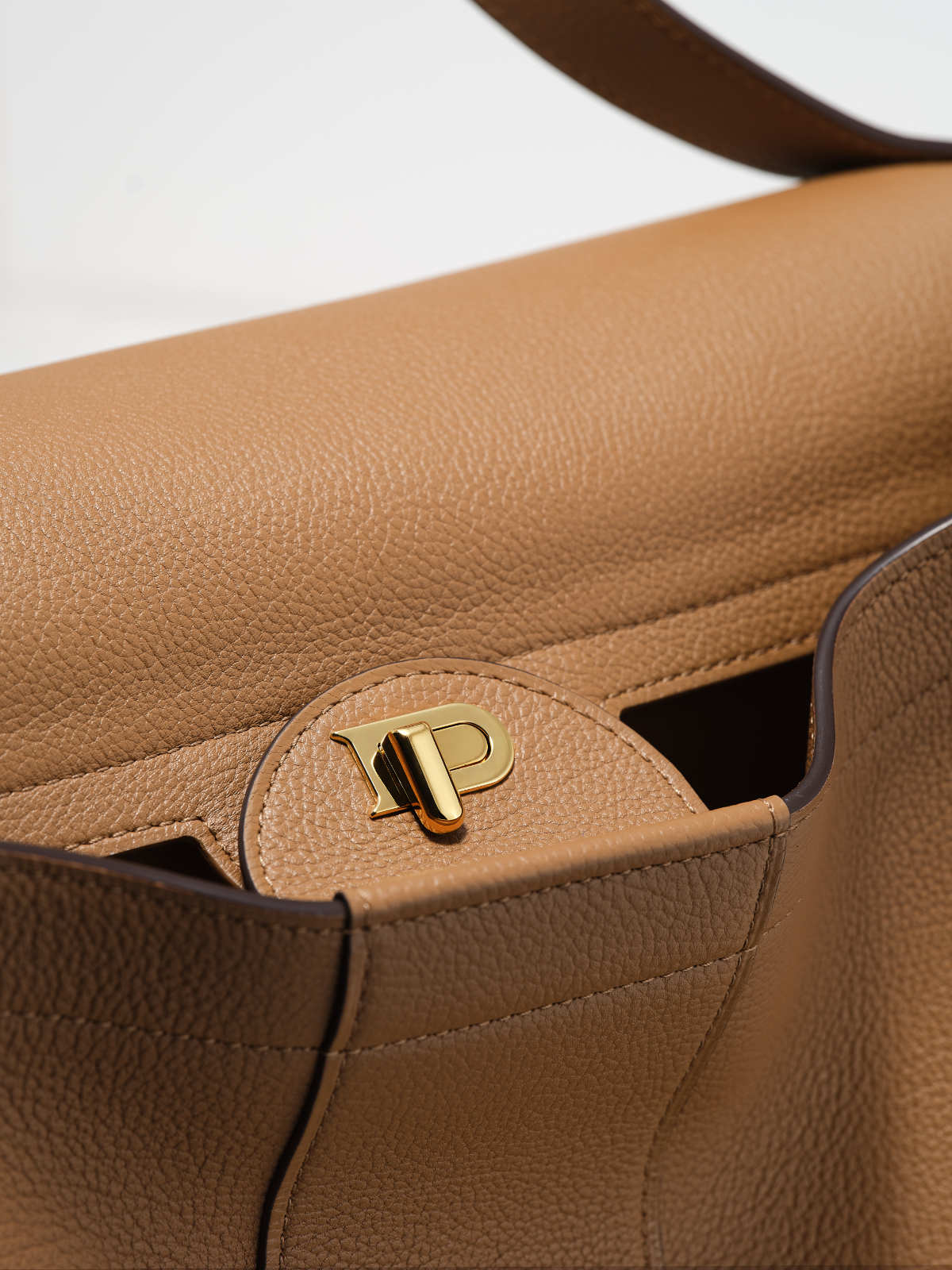 Delvaux Unveils Le Brillant Tempo Bag: A Symphony Of Movement And Luxury