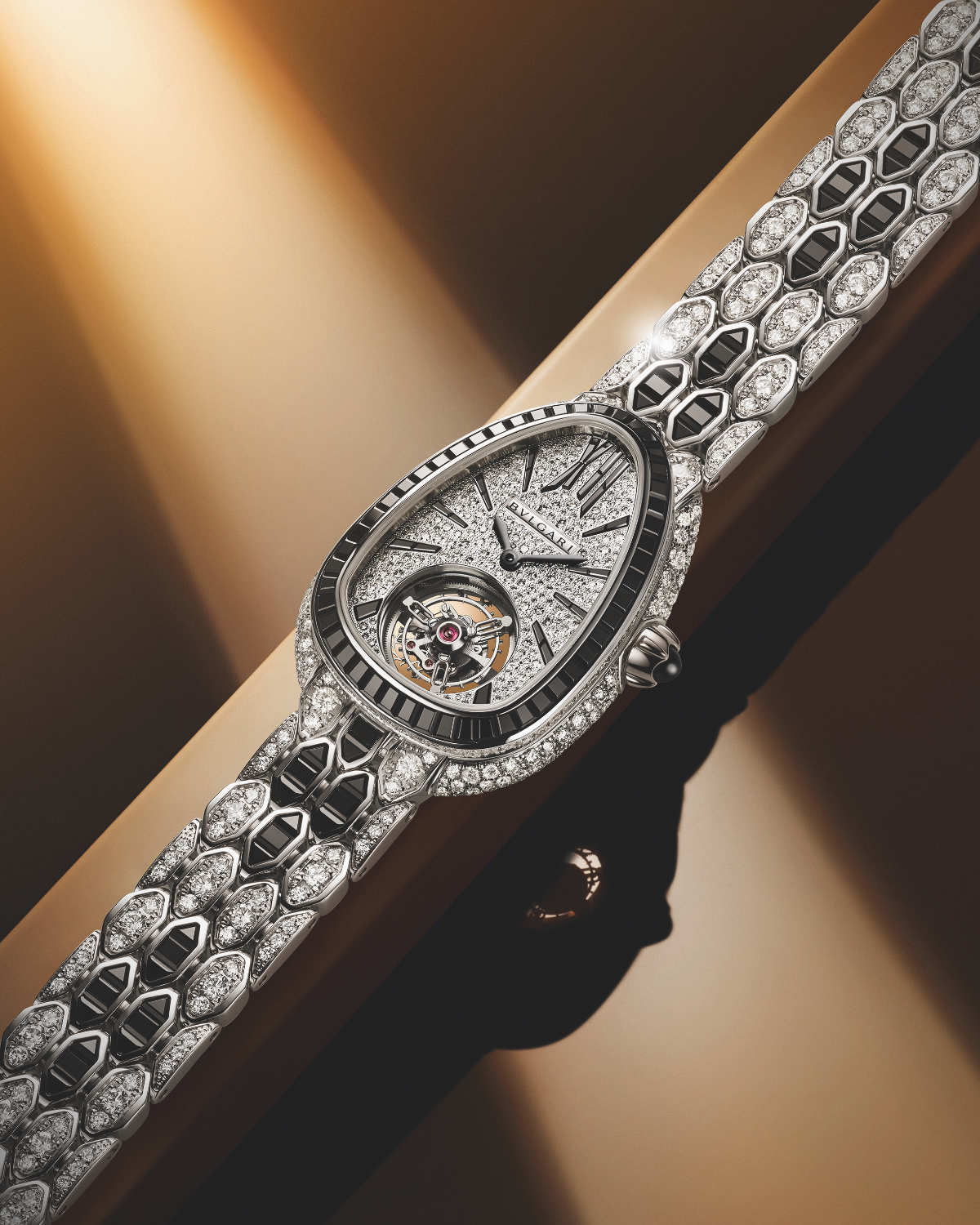 Bulgari: Bulgari Presents Its New Serpenti Seduttori Tourbillon - Luxferity