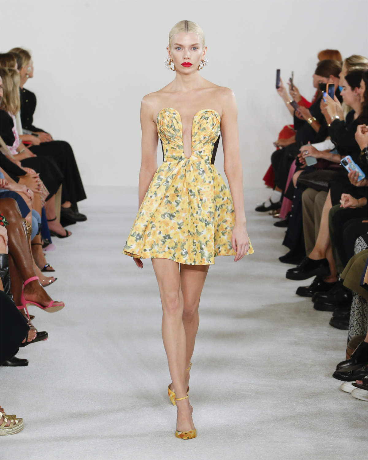 Carolina Herrera Presents Its New Spring 2023 Collection