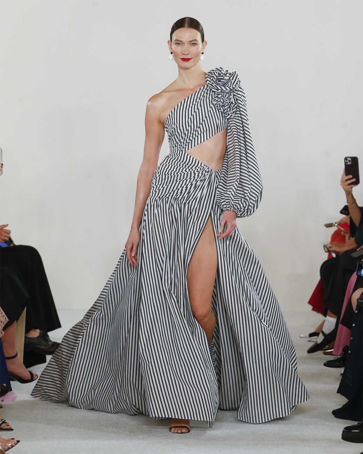 Carolina Herrera Presents Its New Spring 2023 Collection