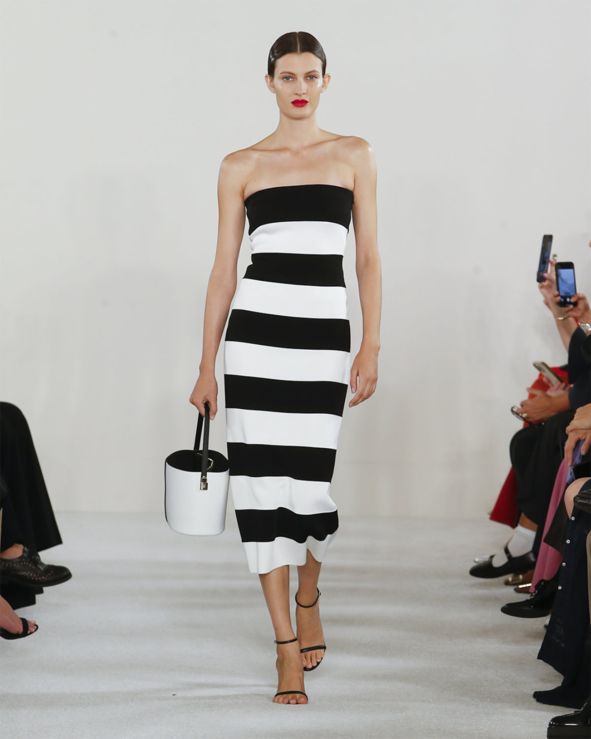 Carolina Herrera Presents Its New Spring 2023 Collection