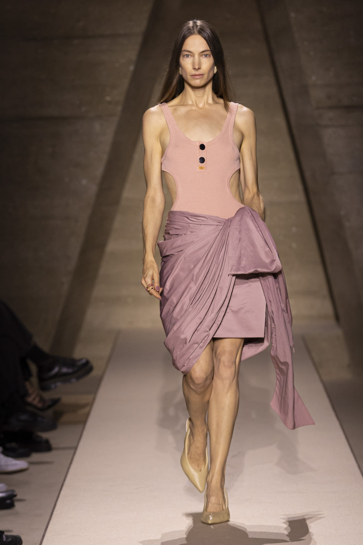 Chloé’s “Entre Deux” Collection Summer 2026: The Elegance Of Ease