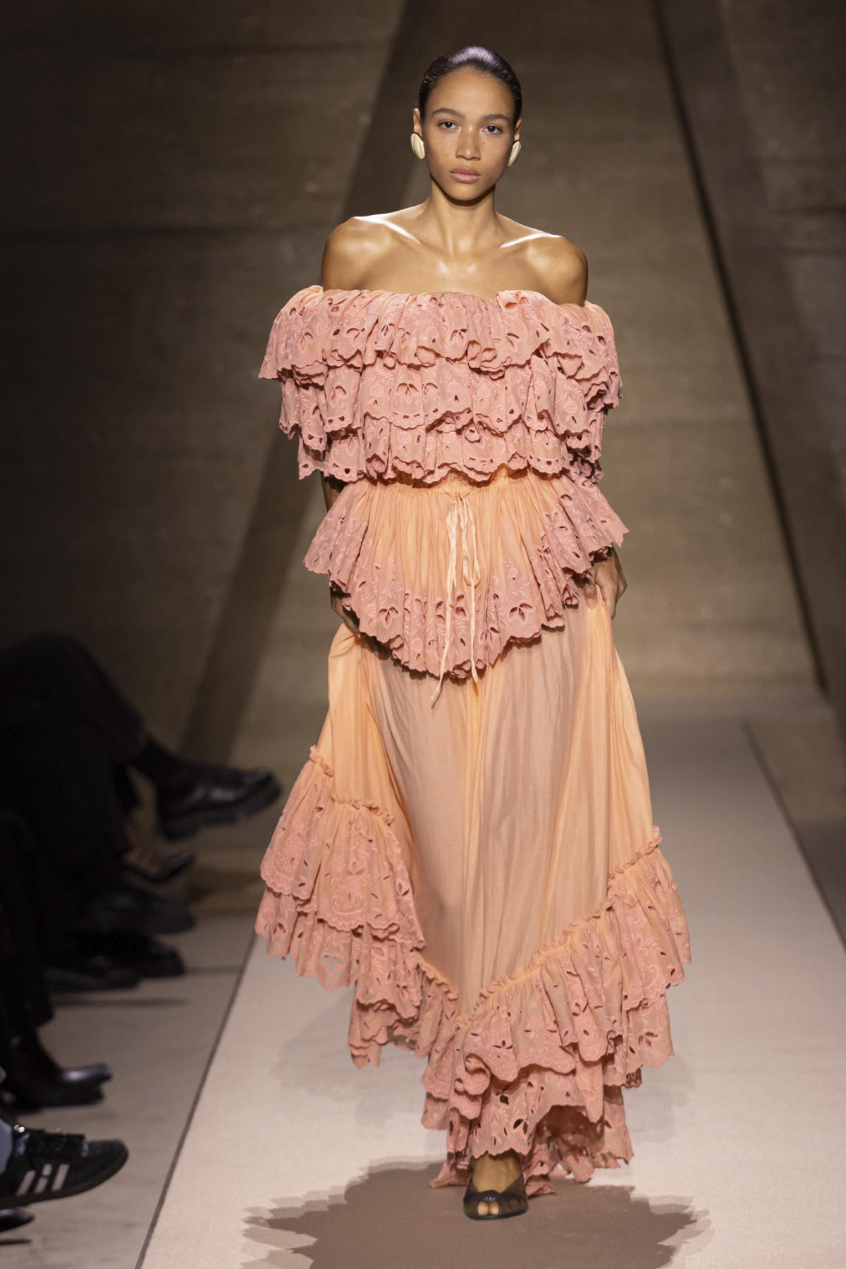 Chloé’s “Entre Deux” Collection Summer 2026: The Elegance Of Ease
