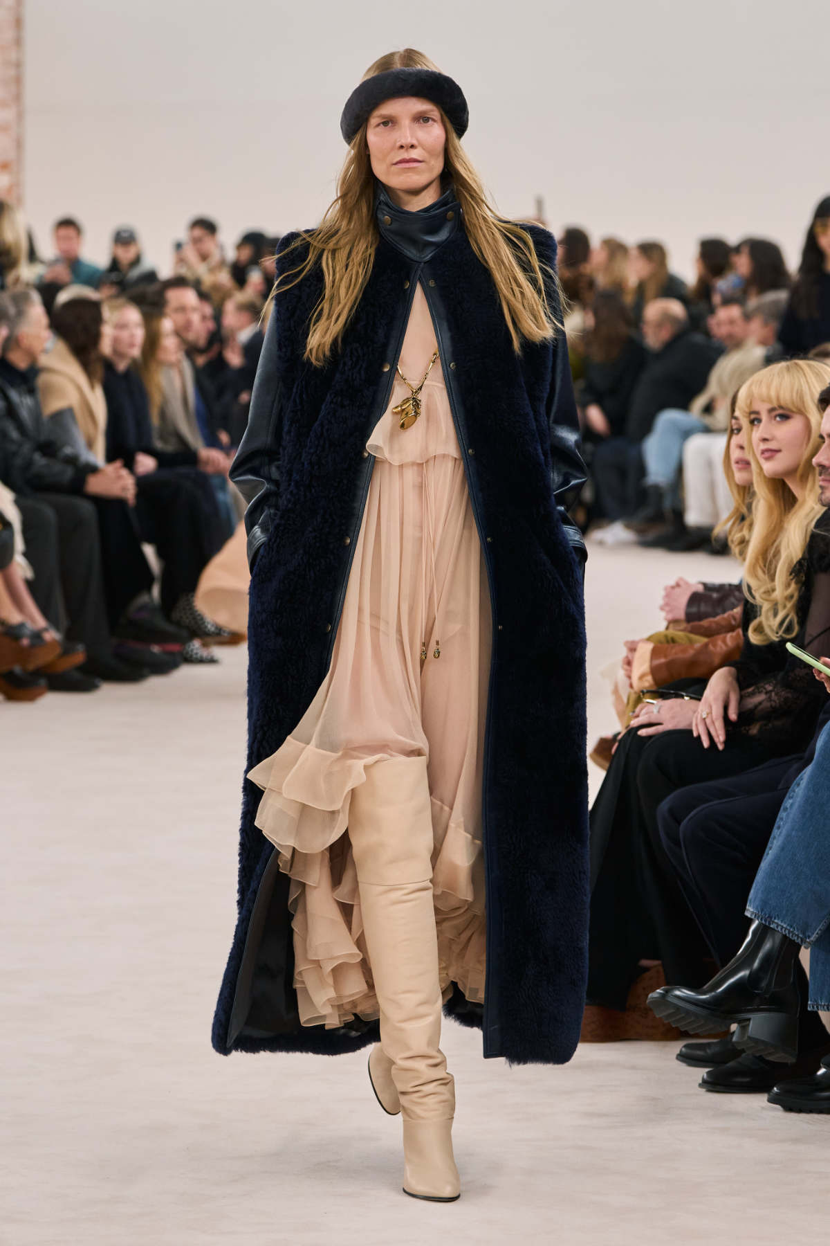 Chloé Presents Its New Winter 2024 Collection: The Intuition