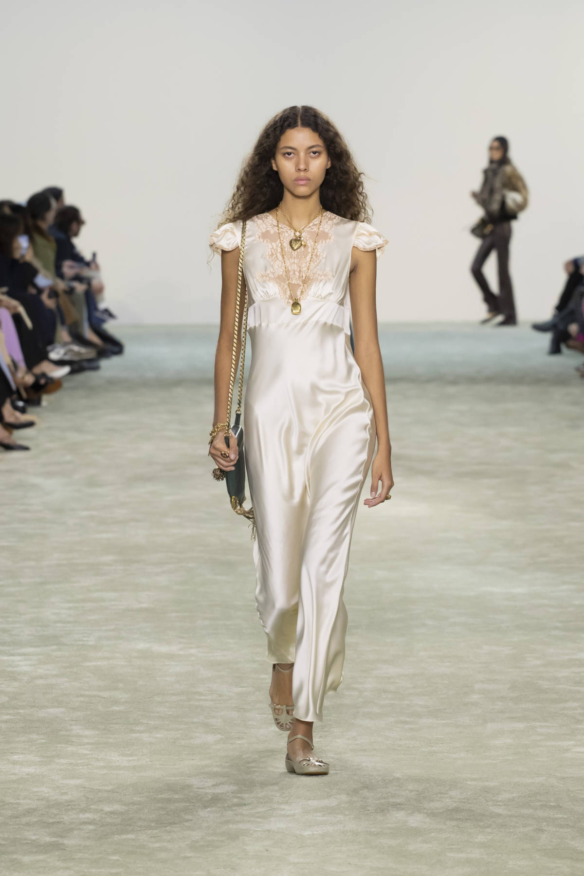 Chloé Presents Its New Winter 2025 Evolution Collection