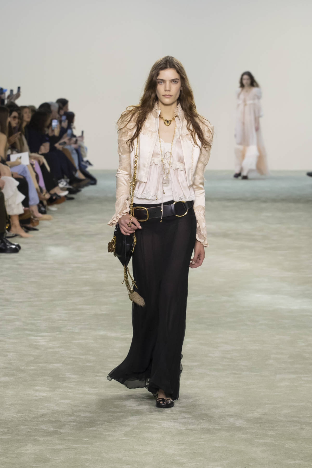 Chloé Presents Its New Winter 2025 Evolution Collection