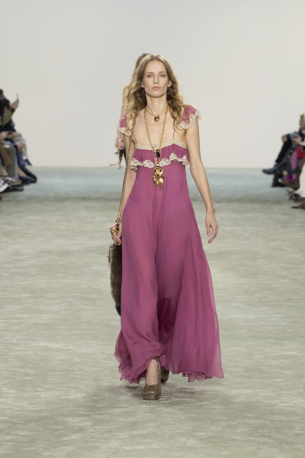 Chloé Presents Its New Winter 2025 Evolution Collection