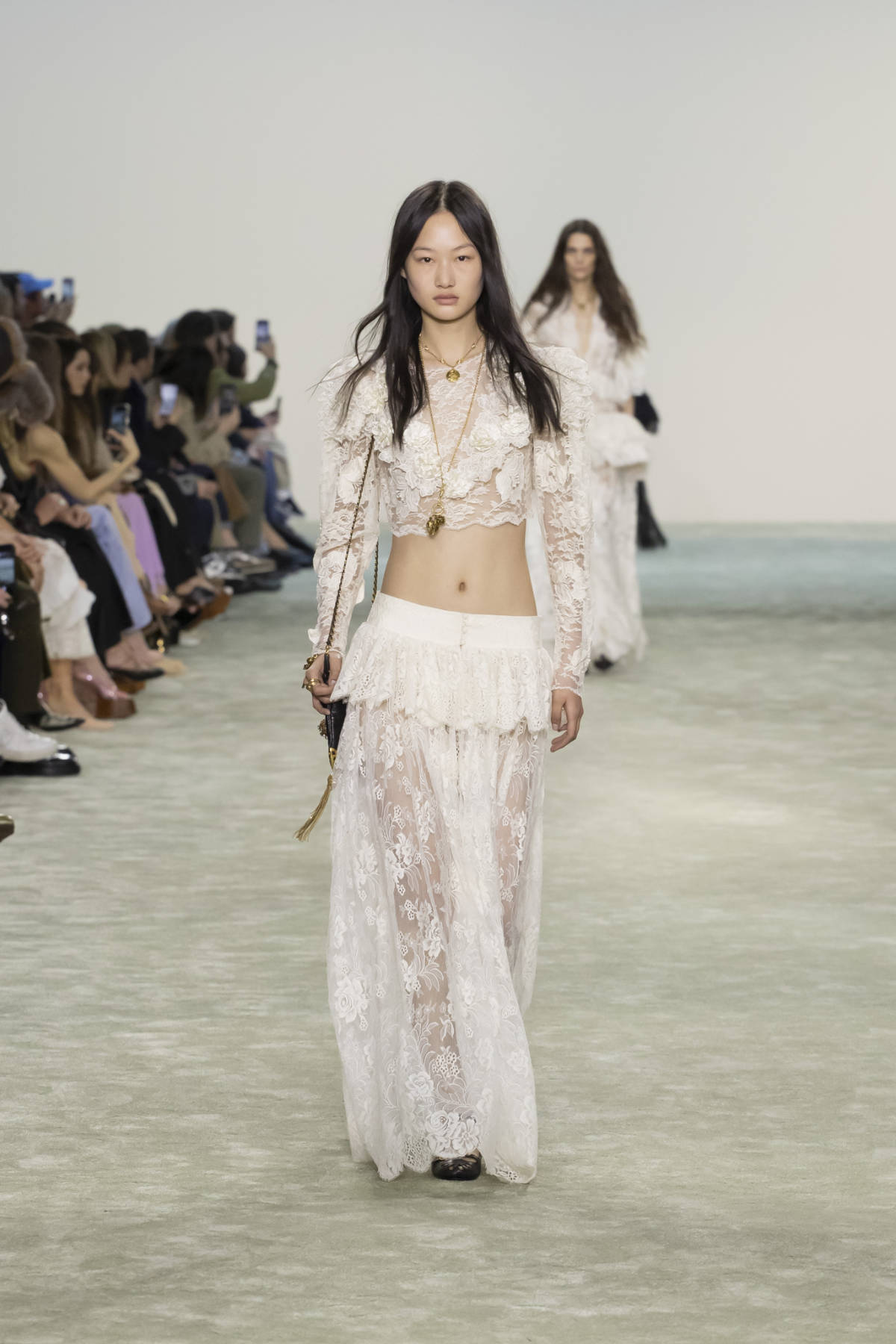 Chloé Presents Its New Winter 2025 Evolution Collection