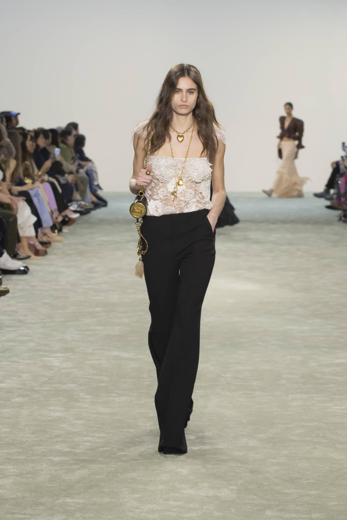 Chloé Presents Its New Winter 2025 Evolution Collection