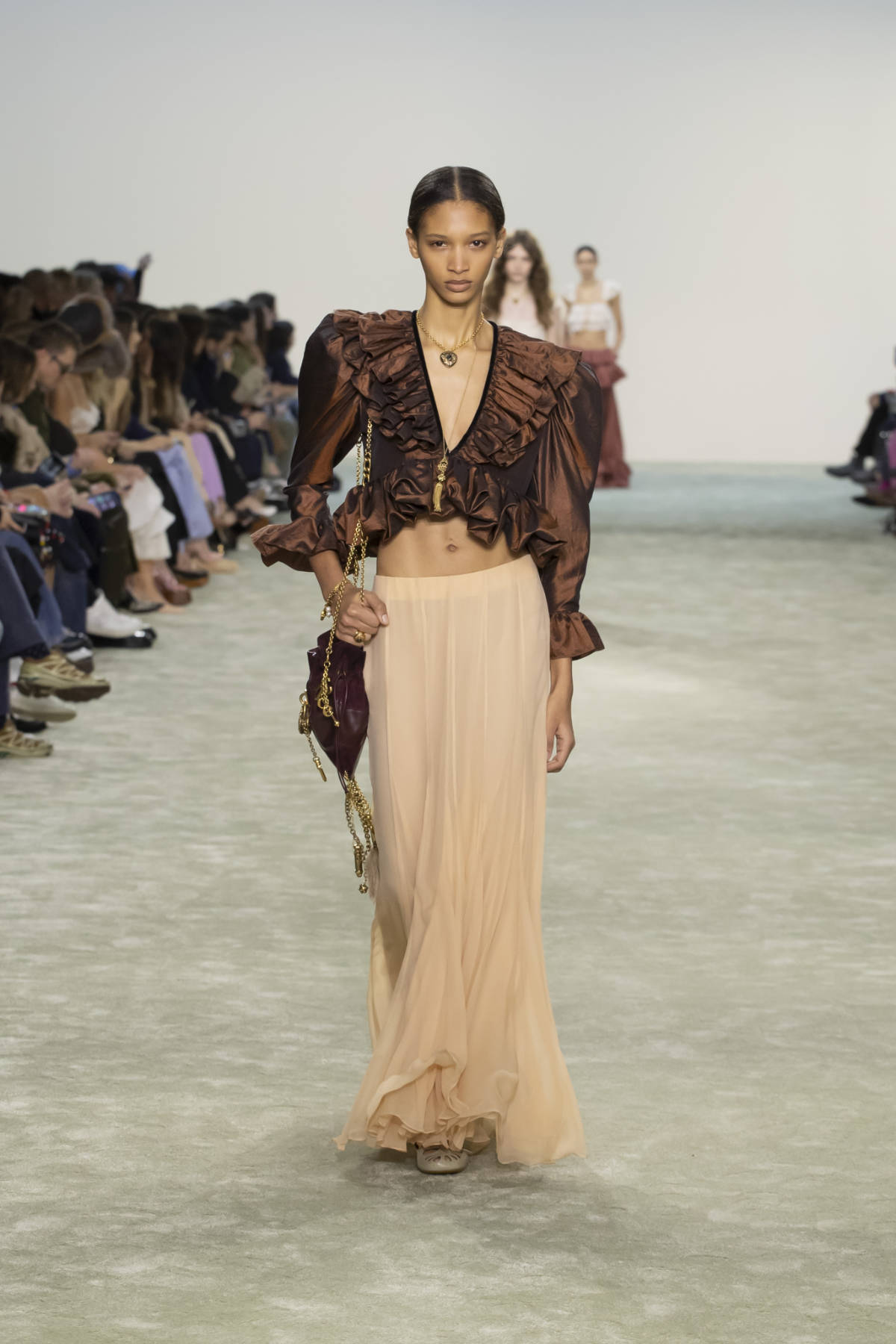 Chloé Presents Its New Winter 2025 Evolution Collection