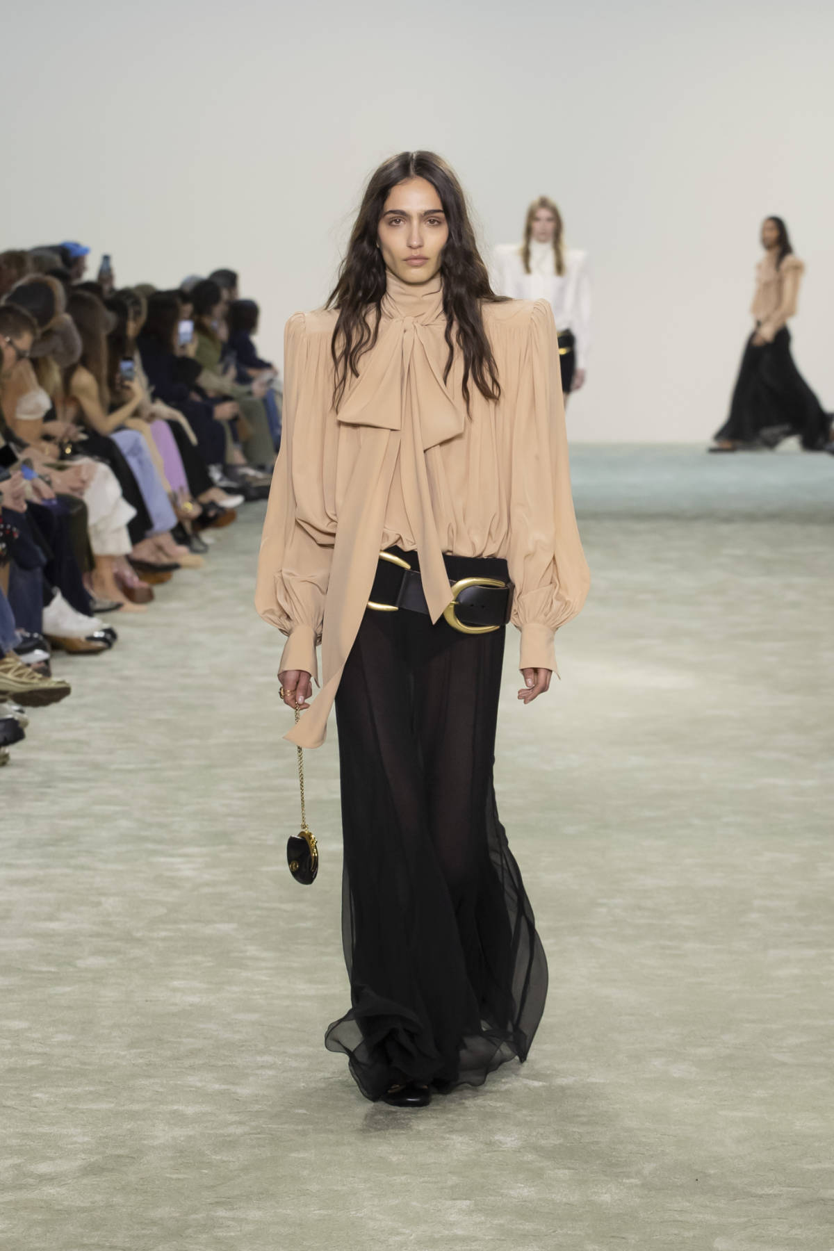 Chloé Presents Its New Winter 2025 Evolution Collection