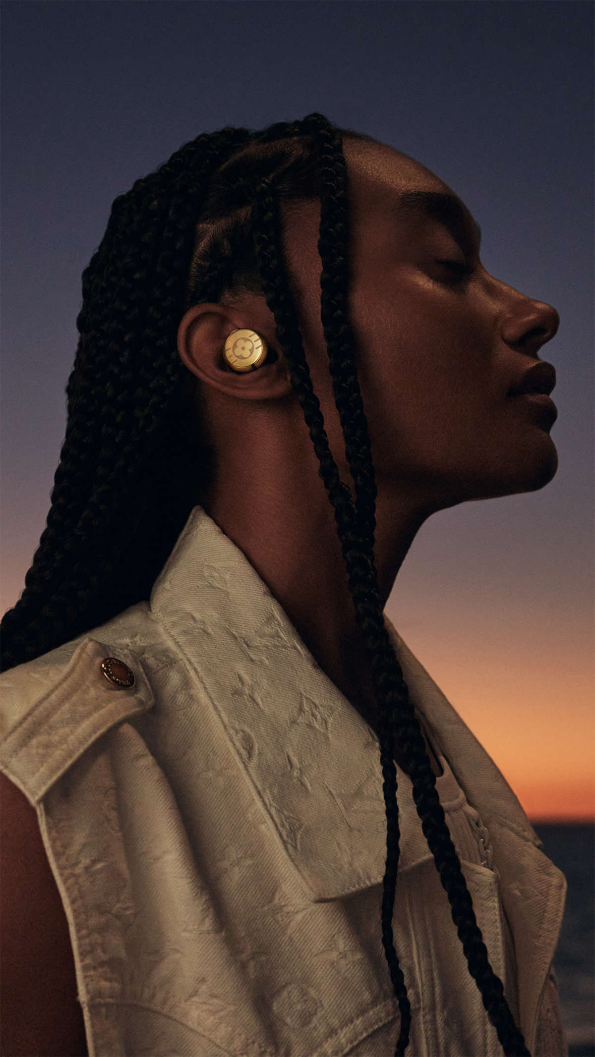 Louis Vuitton: Louis Vuitton Launched Its New Horizon Light Up Earphones -  Luxferity