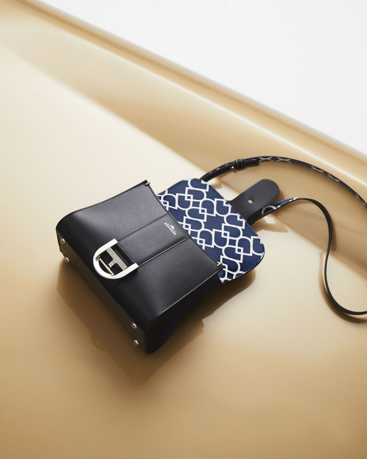 Delvaux Launches Its New Autumn-Winter 2021 Collection: Ode To The Road - Urban Splendours
