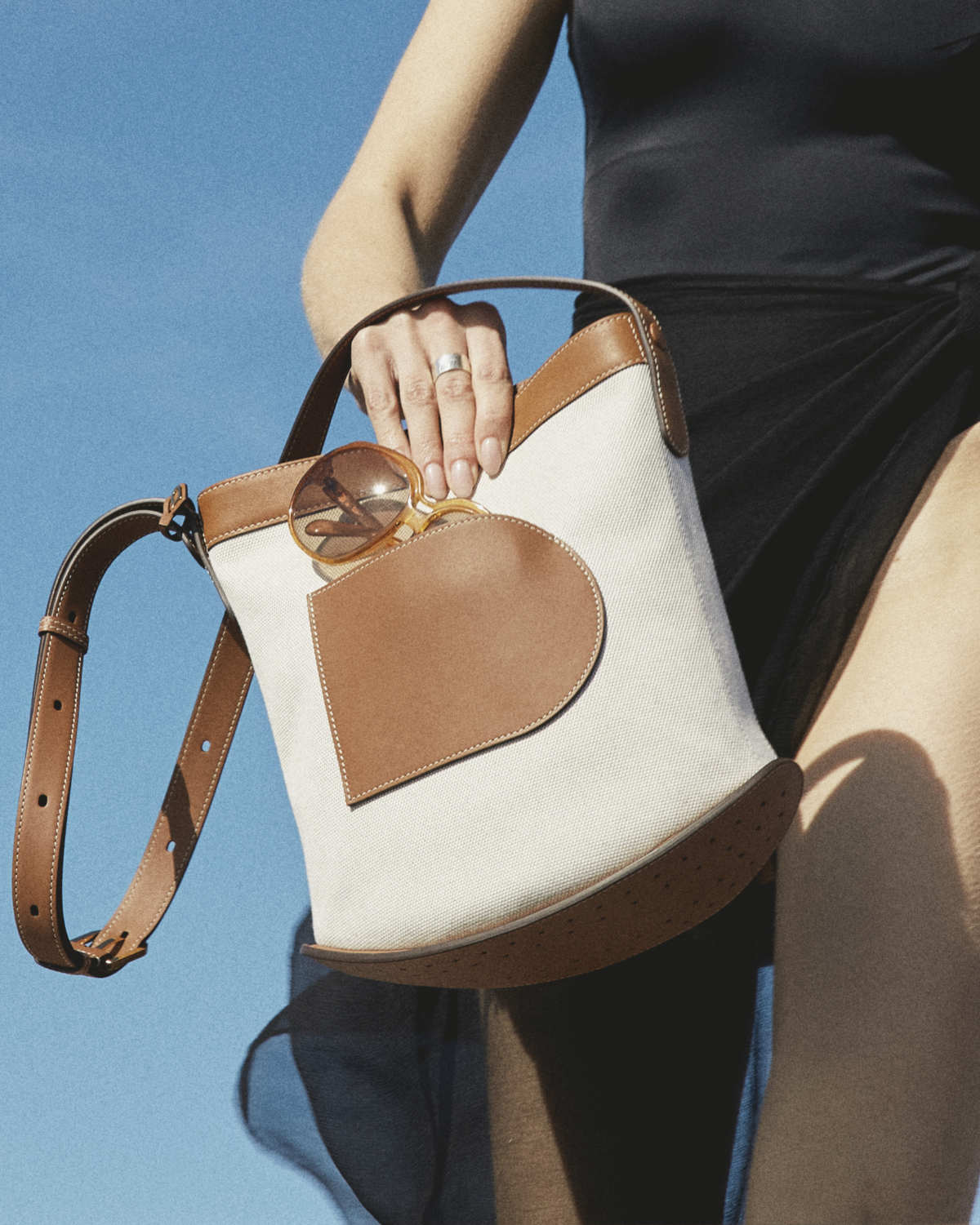 Delvaux: Delvaux Introduces Its New Stunning Campaign: Canvas