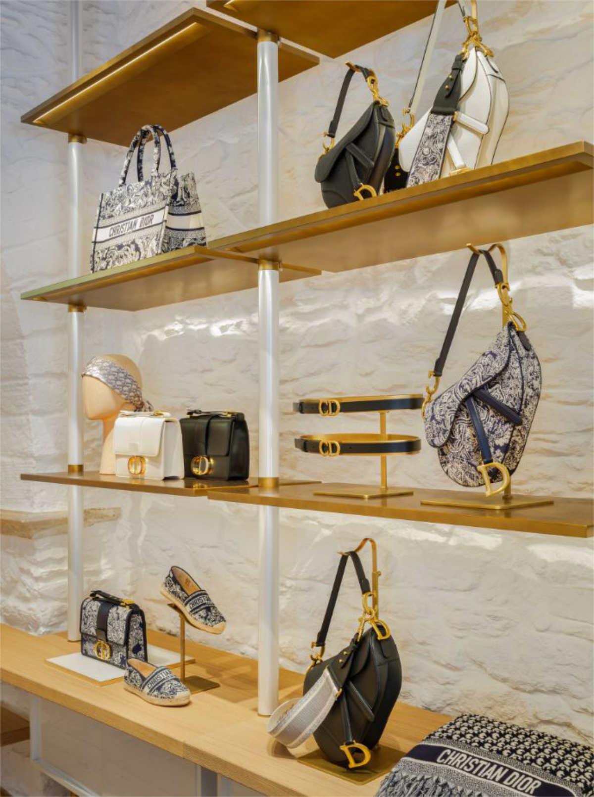 Discover the Dior Boutique in Mykonos
