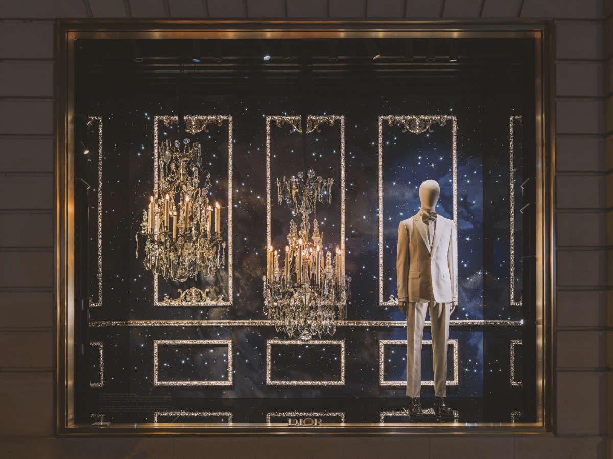 Dior Unveils A Dazzling Holiday Dreamscape At The Iconic 30 Montaigne