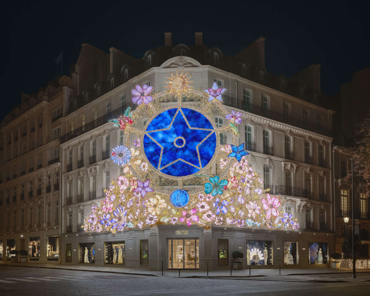 Dior Unveils A Dazzling Holiday Dreamscape At The Iconic 30 Montaigne