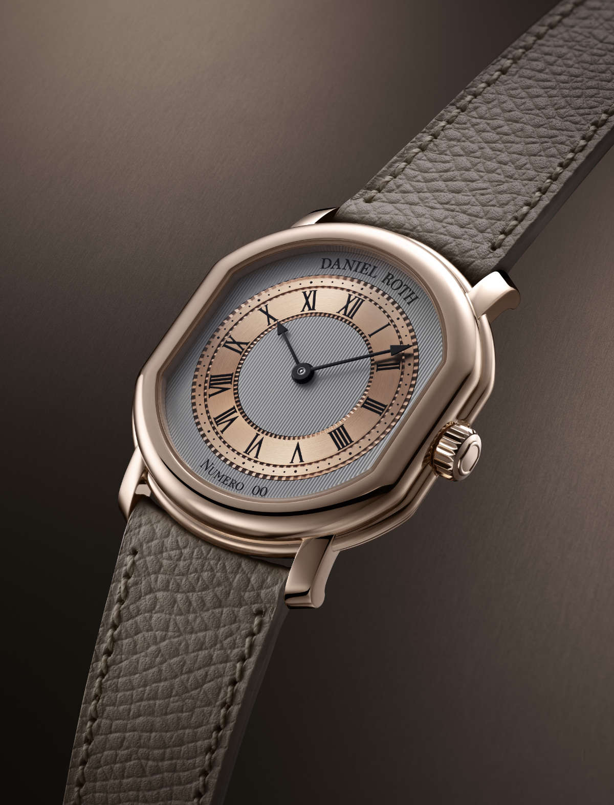 Daniel Roth Presents Its New Extra Plat Rose Gold Watch