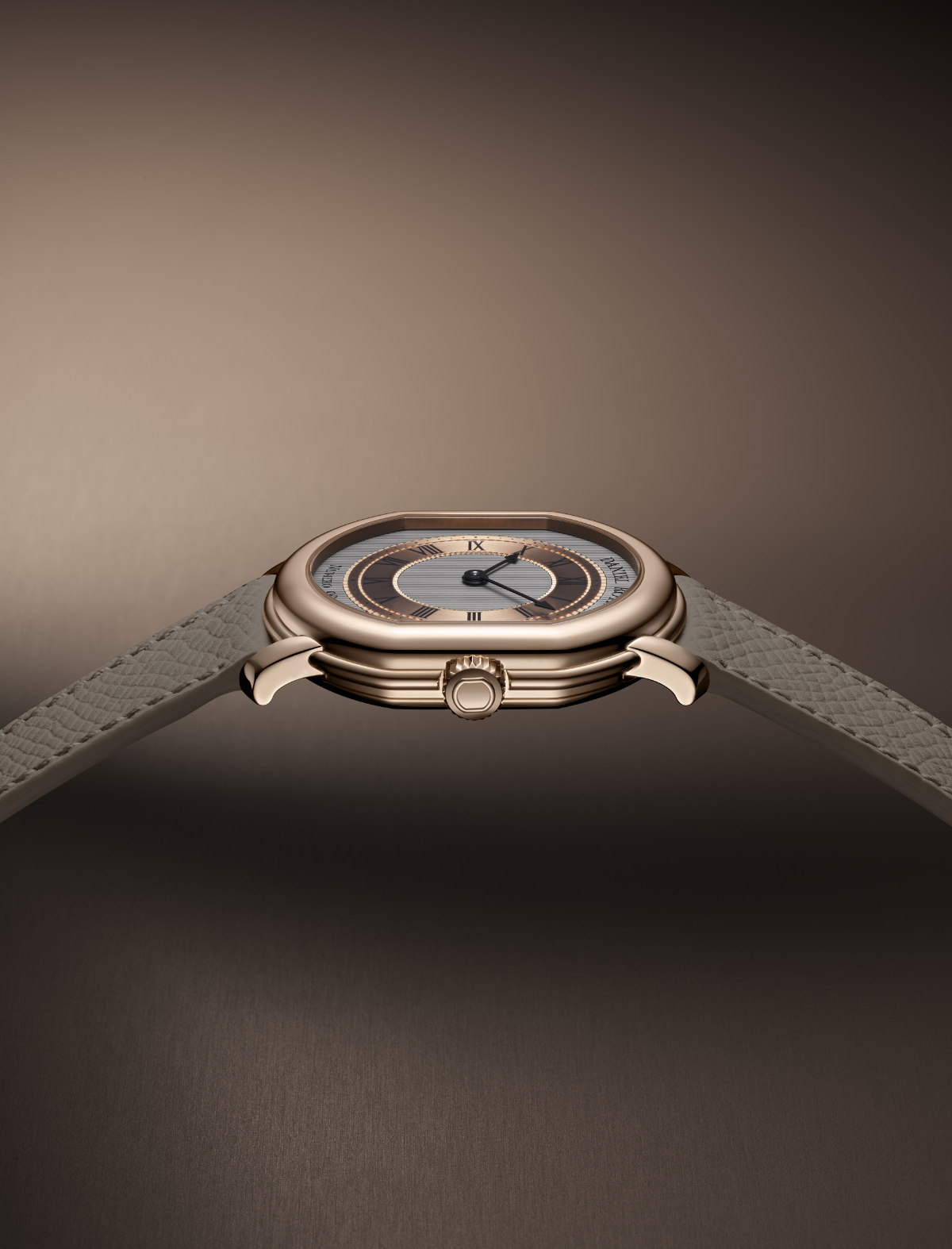 Daniel Roth Presents Its New Extra Plat Rose Gold Watch