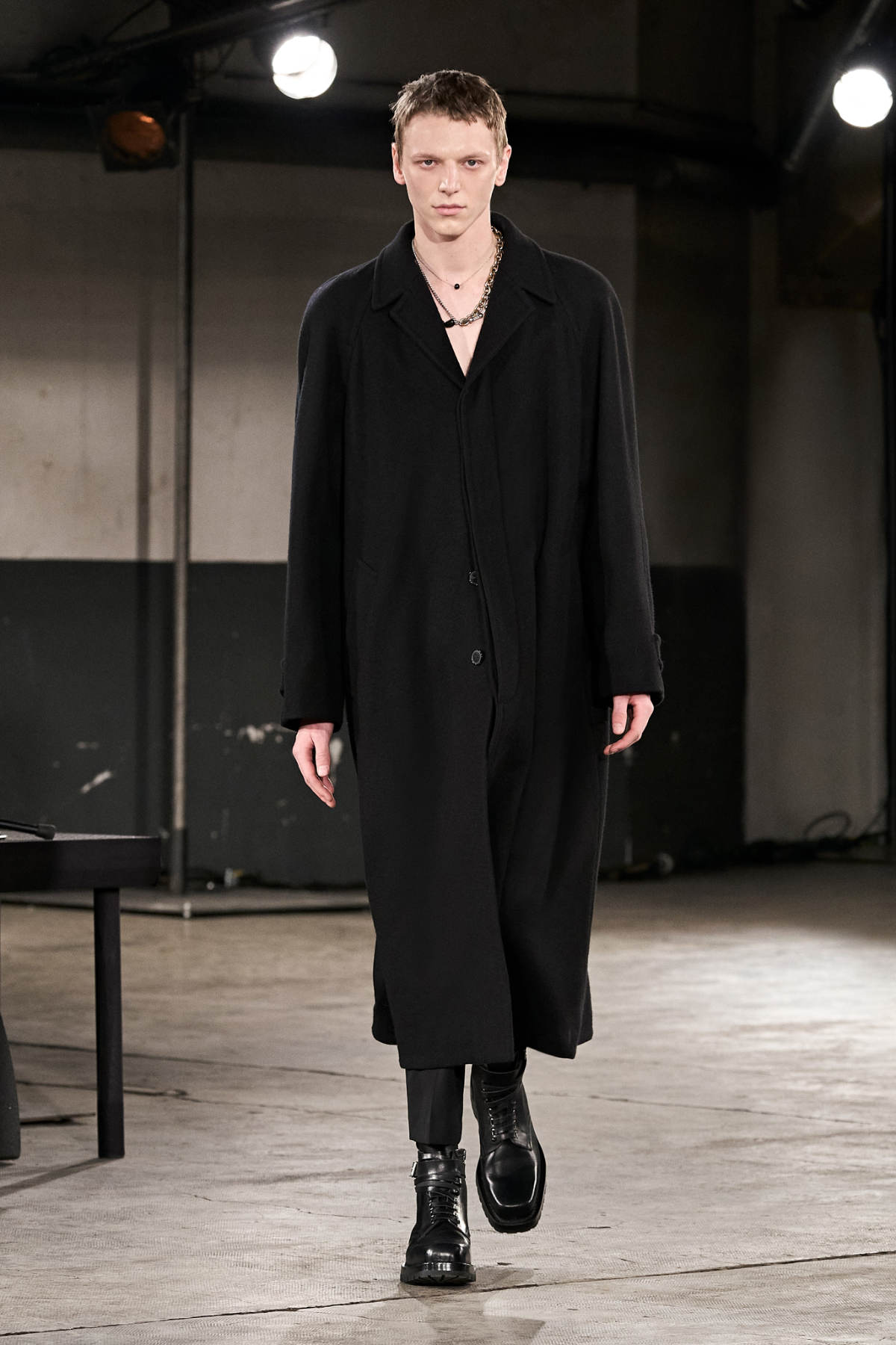 Dries van Noten: Dries Van Noten Presents His New Menswear Autumn ...