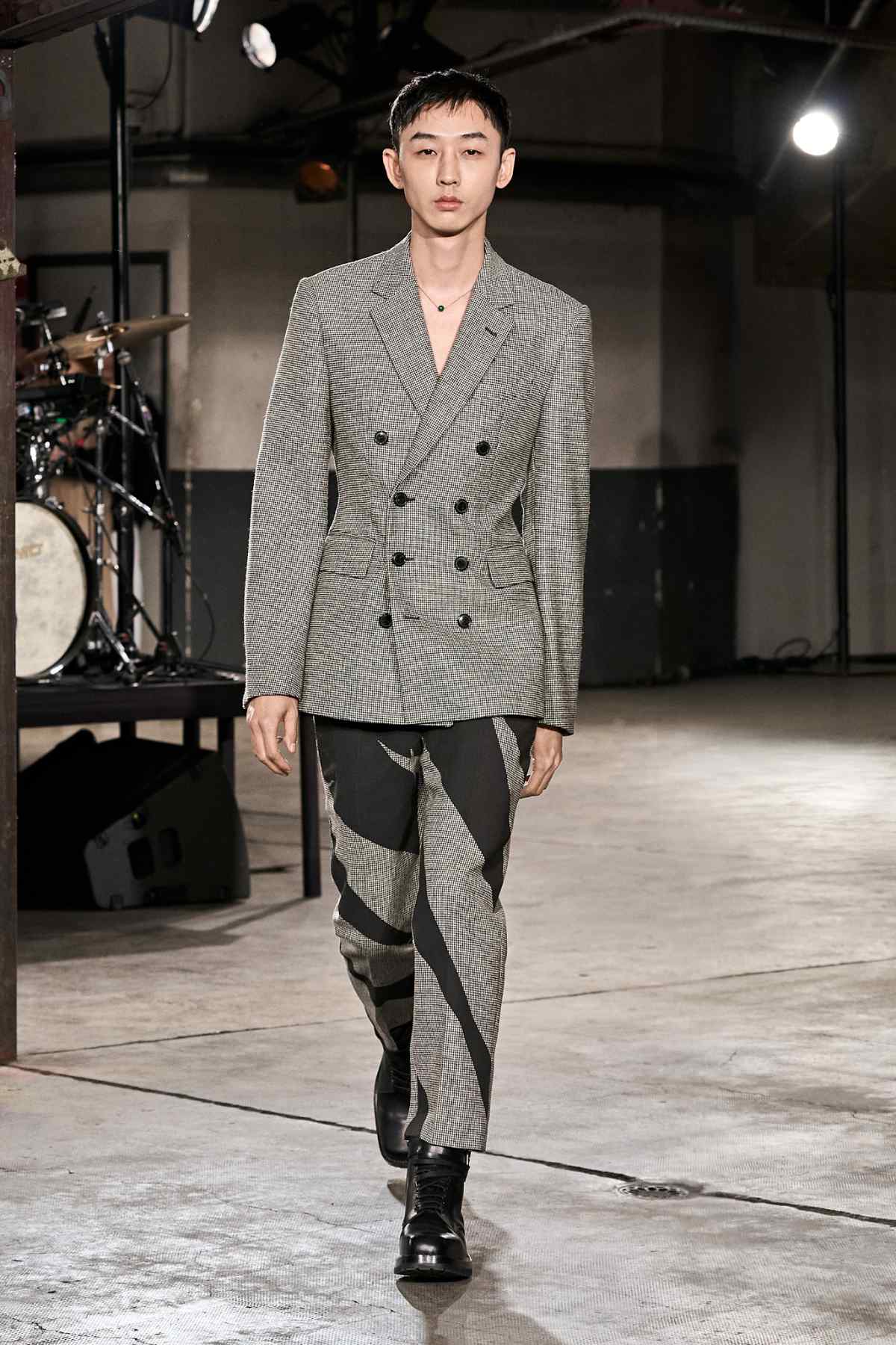 Dries Van Noten Presents His New Menswear Autumn/Winter 23/24 Collection