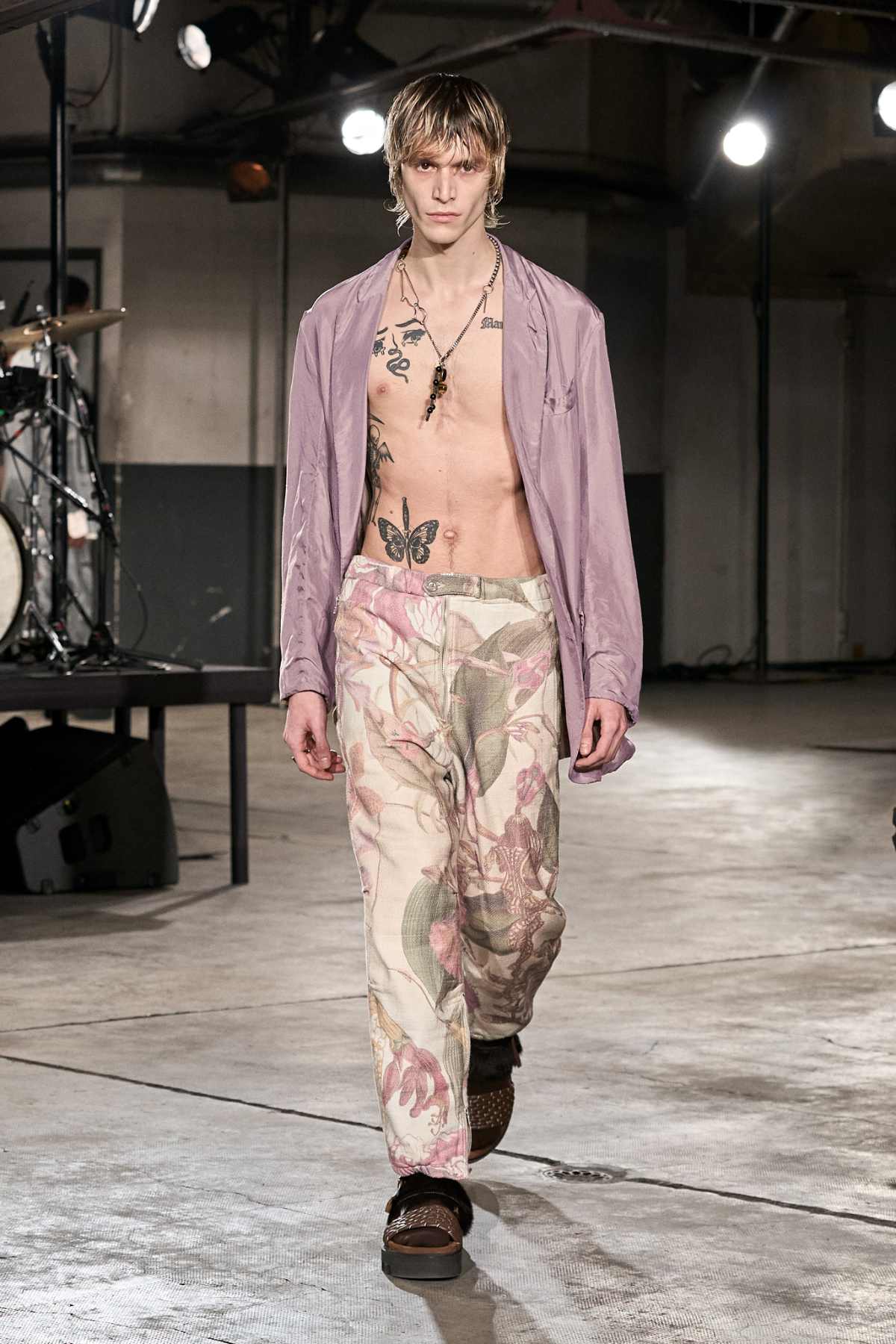 Dries Van Noten Presents His New Menswear Autumn/Winter 23/24 Collection