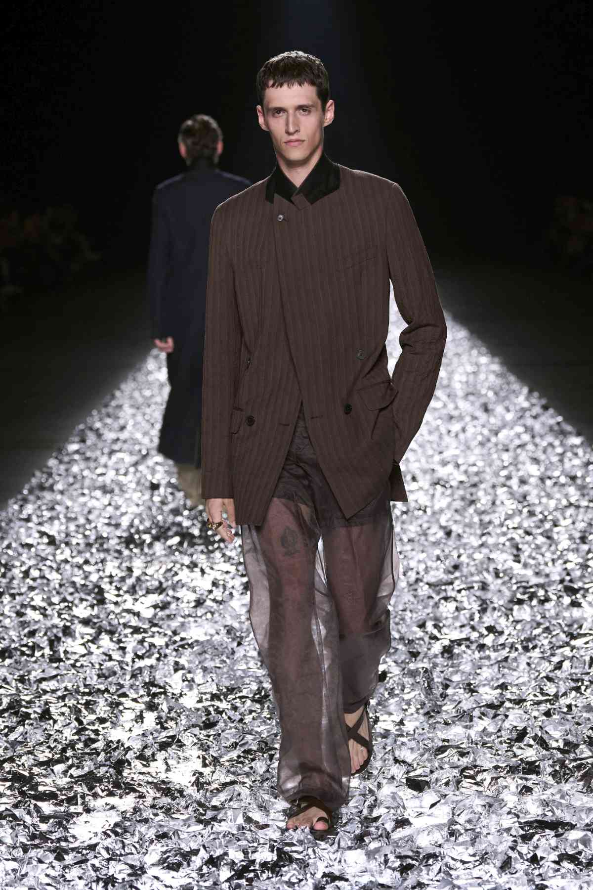 Dries Van Noten Presents Its New Spring Summer 2025 Men’s Collection