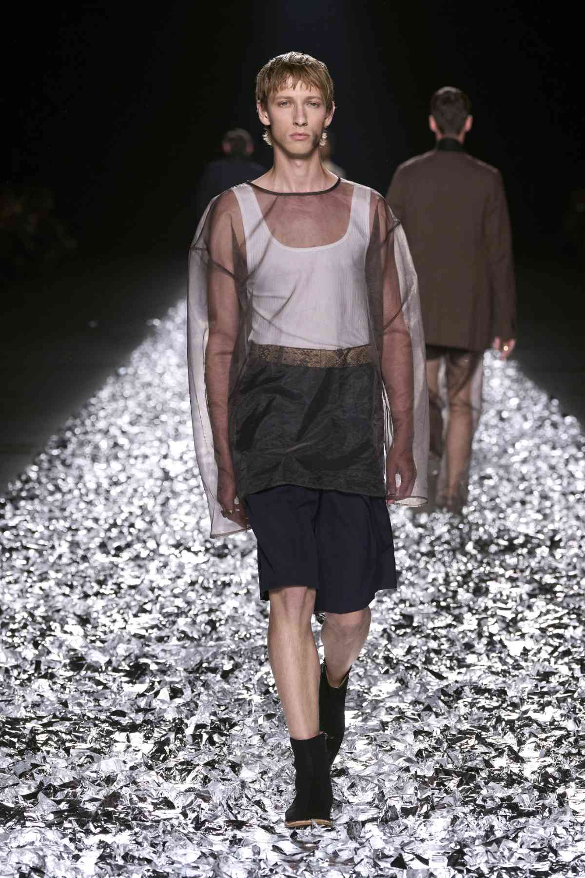 Dries Van Noten Presents Its New Spring Summer 2025 Men’s Collection