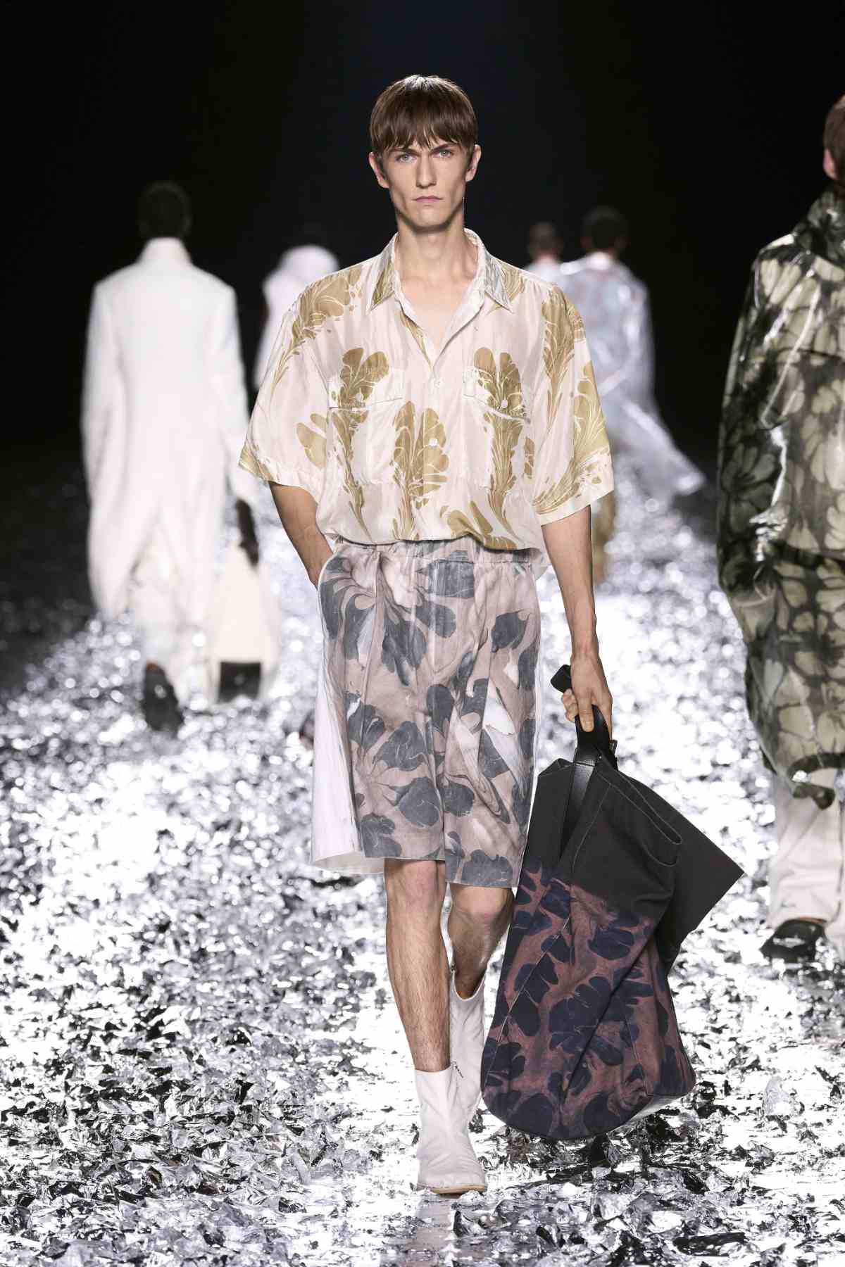 Dries Van Noten Presents Its New Spring Summer 2025 Men’s Collection