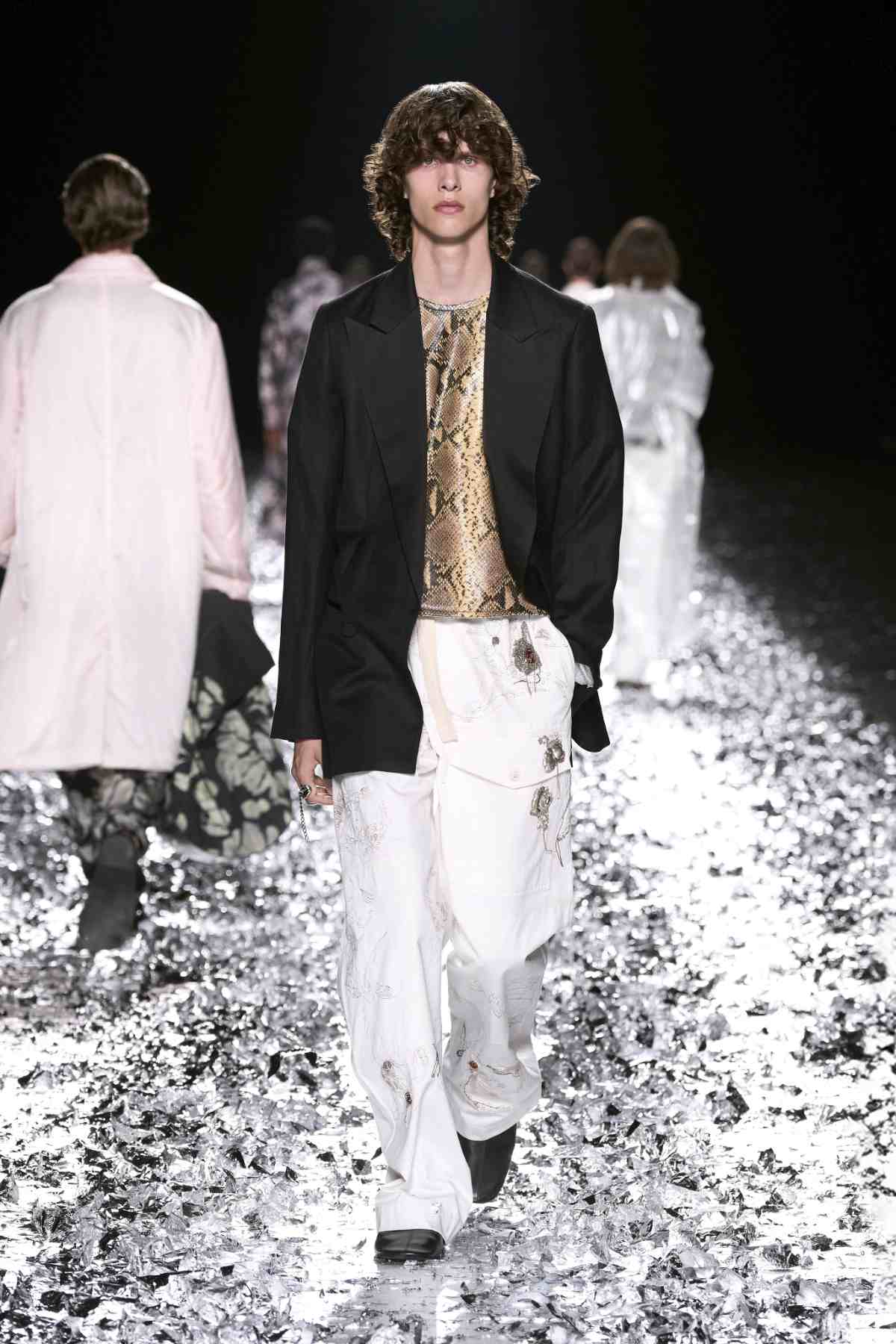 Dries Van Noten Presents Its New Spring Summer 2025 Men’s Collection