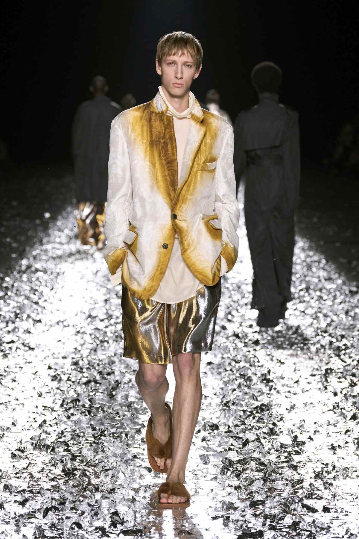 Dries Van Noten Presents Its New Spring Summer 2025 Men’s Collection