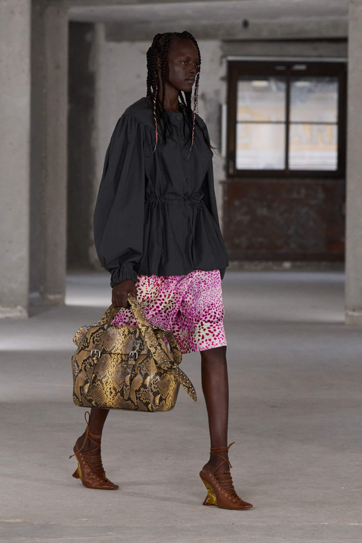 Dries Van Noten Presents Its New Spring Summer 2025 Women’s Collection