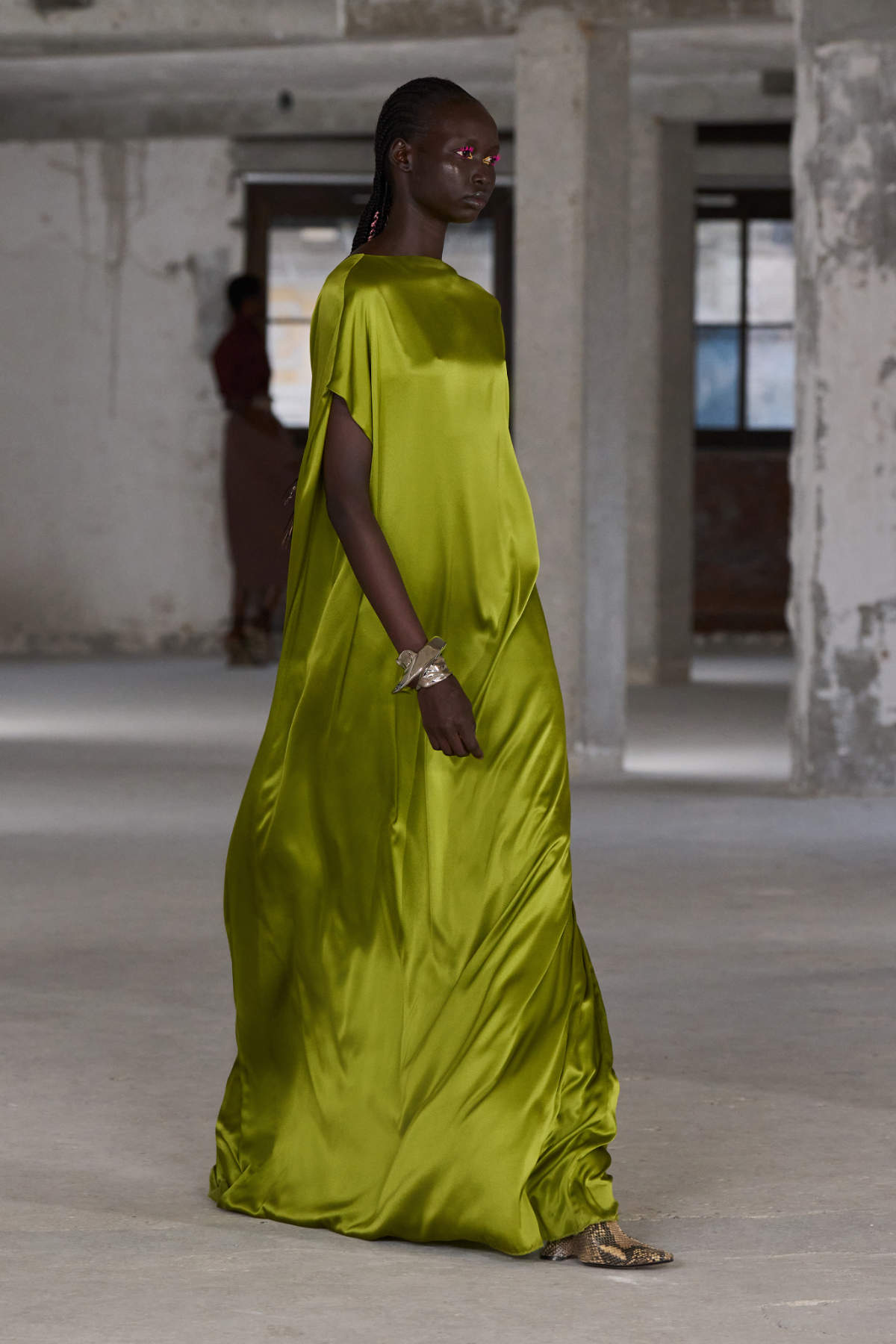 Dries Van Noten Presents Its New Spring Summer 2025 Women’s Collection