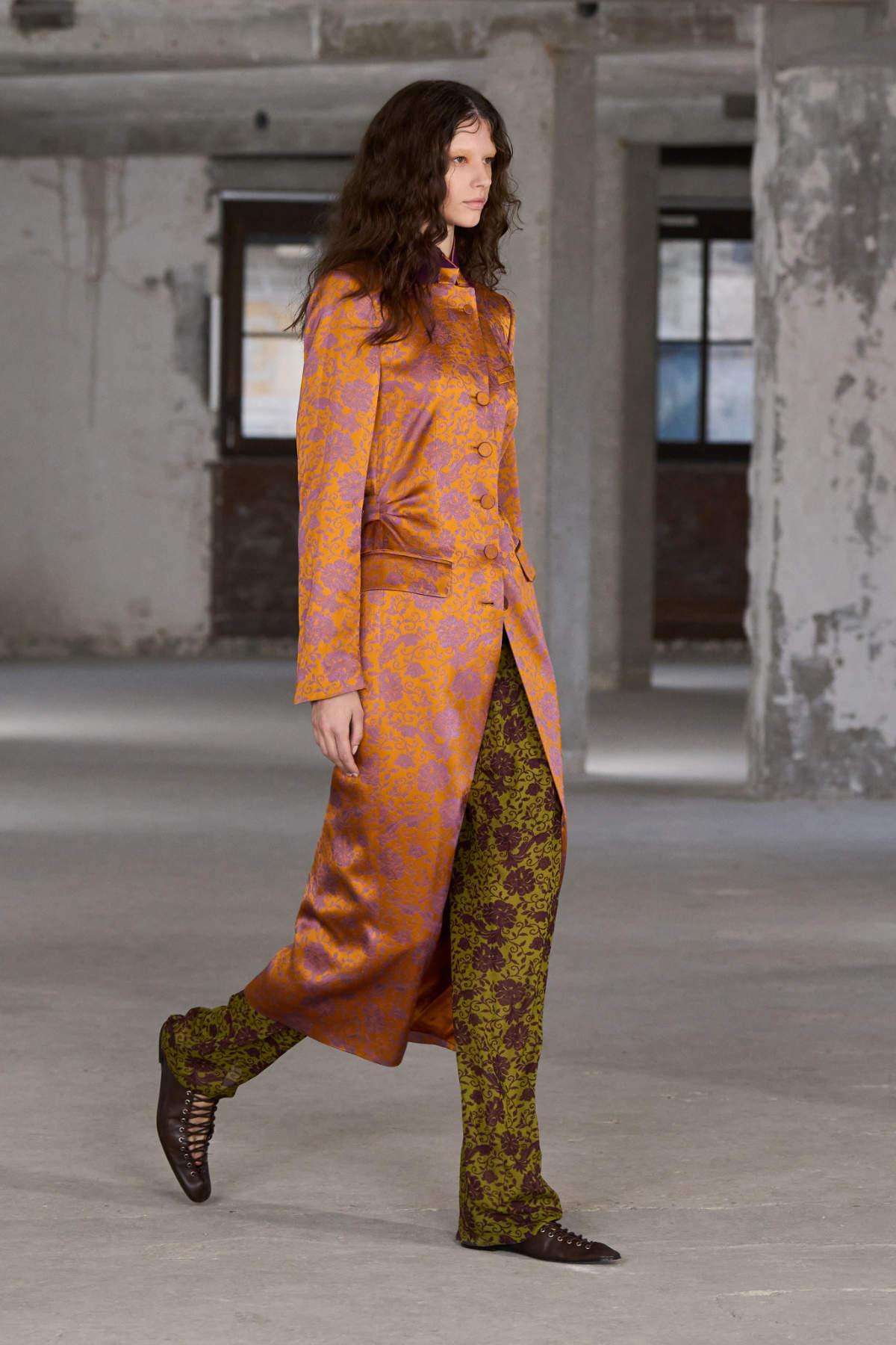 Dries Van Noten Presents Its New Spring Summer 2025 Women’s Collection