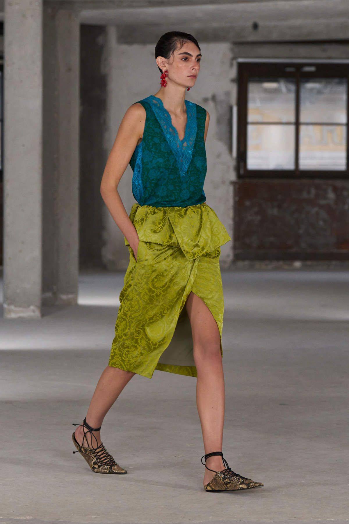 Dries Van Noten Presents Its New Spring Summer 2025 Women’s Collection