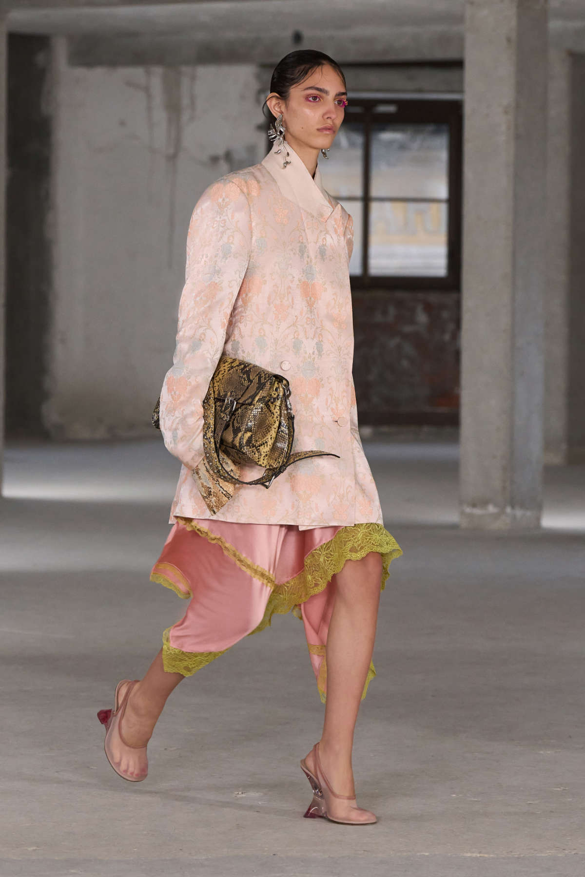 Dries Van Noten Presents Its New Spring Summer 2025 Women’s Collection