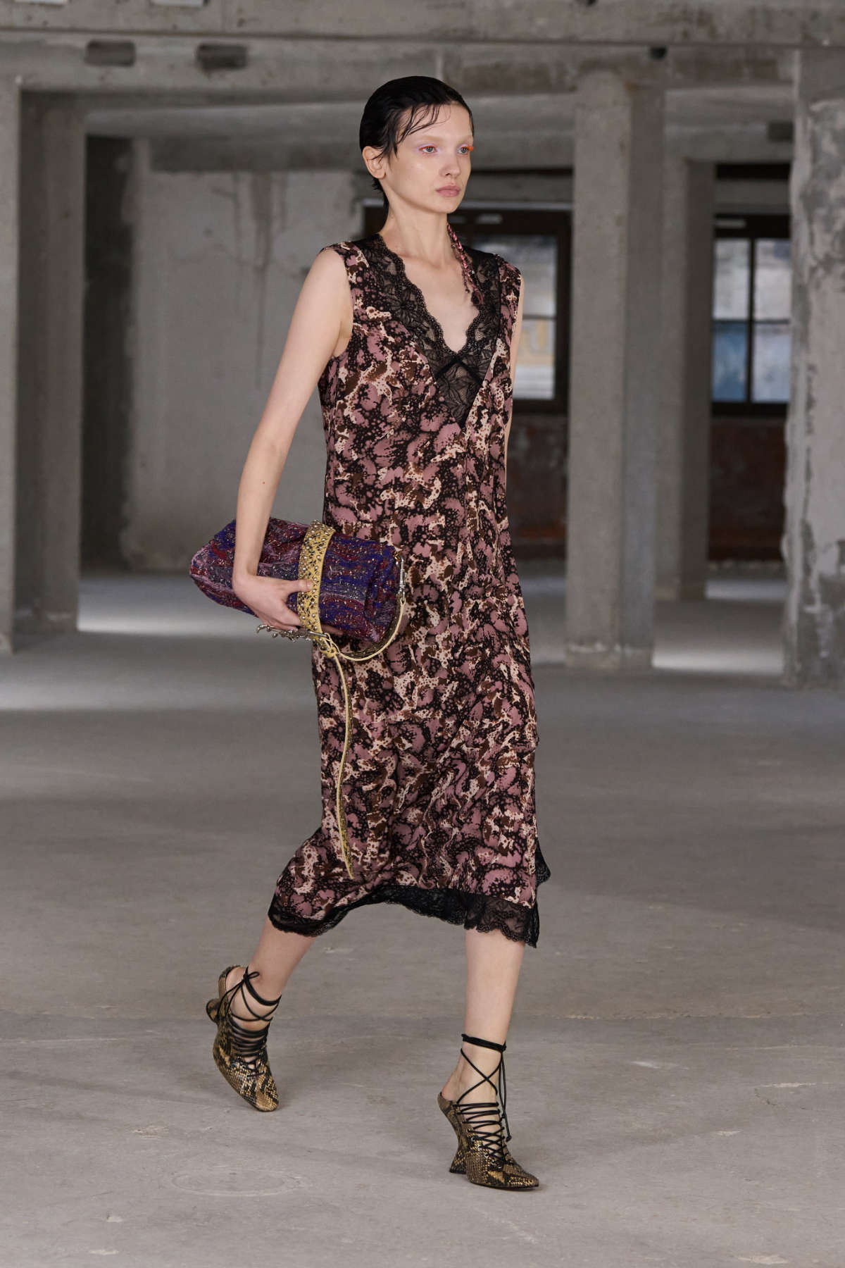 Dries Van Noten Presents Its New Spring Summer 2025 Women’s Collection