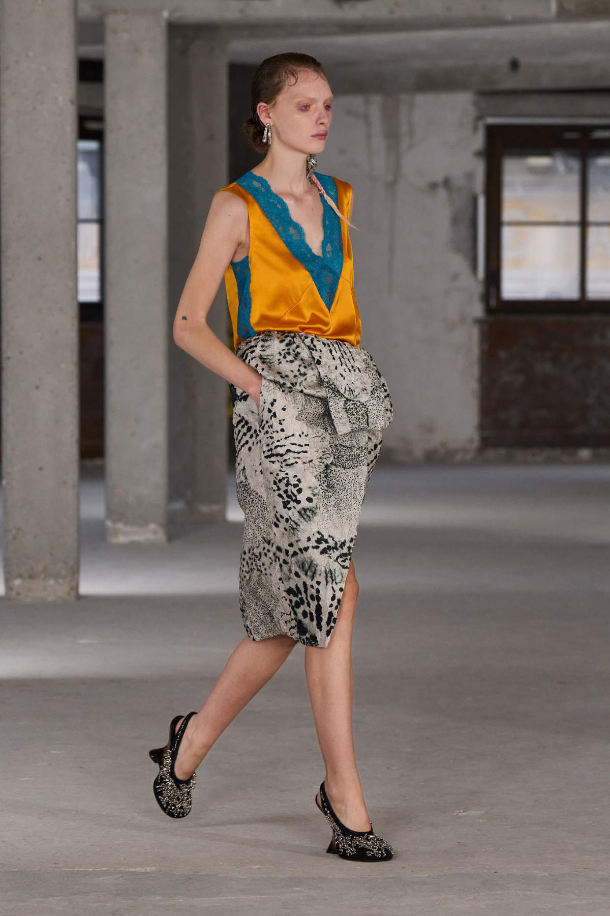 Dries Van Noten Presents Its New Spring Summer 2025 Women’s Collection