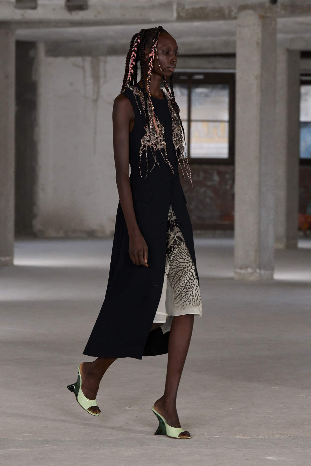 Dries Van Noten Presents Its New Spring Summer 2025 Women’s Collection