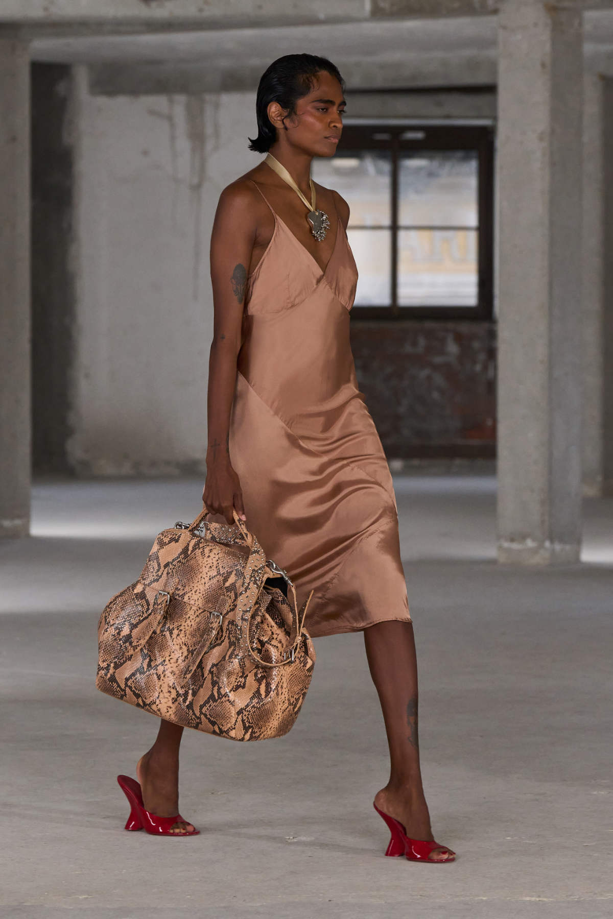 Dries Van Noten Presents Its New Spring Summer 2025 Women’s Collection