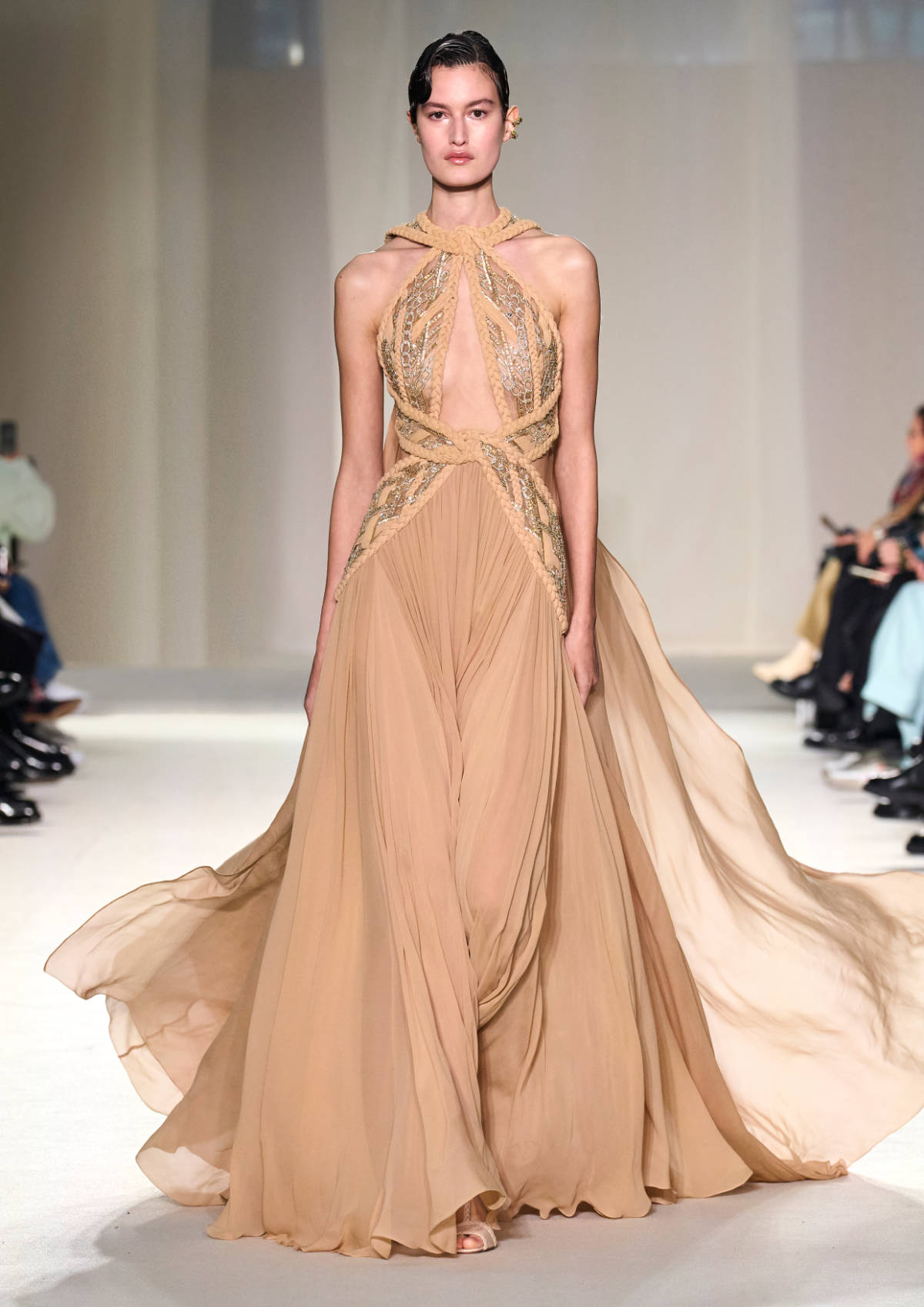 Elie Saab Presents His New Haute Couture Spring-Summer 2023 Collection: A Golden Down